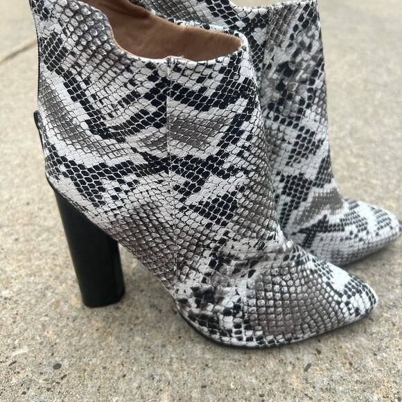 Snakeskin print ankle boots - Picture 1 of 4